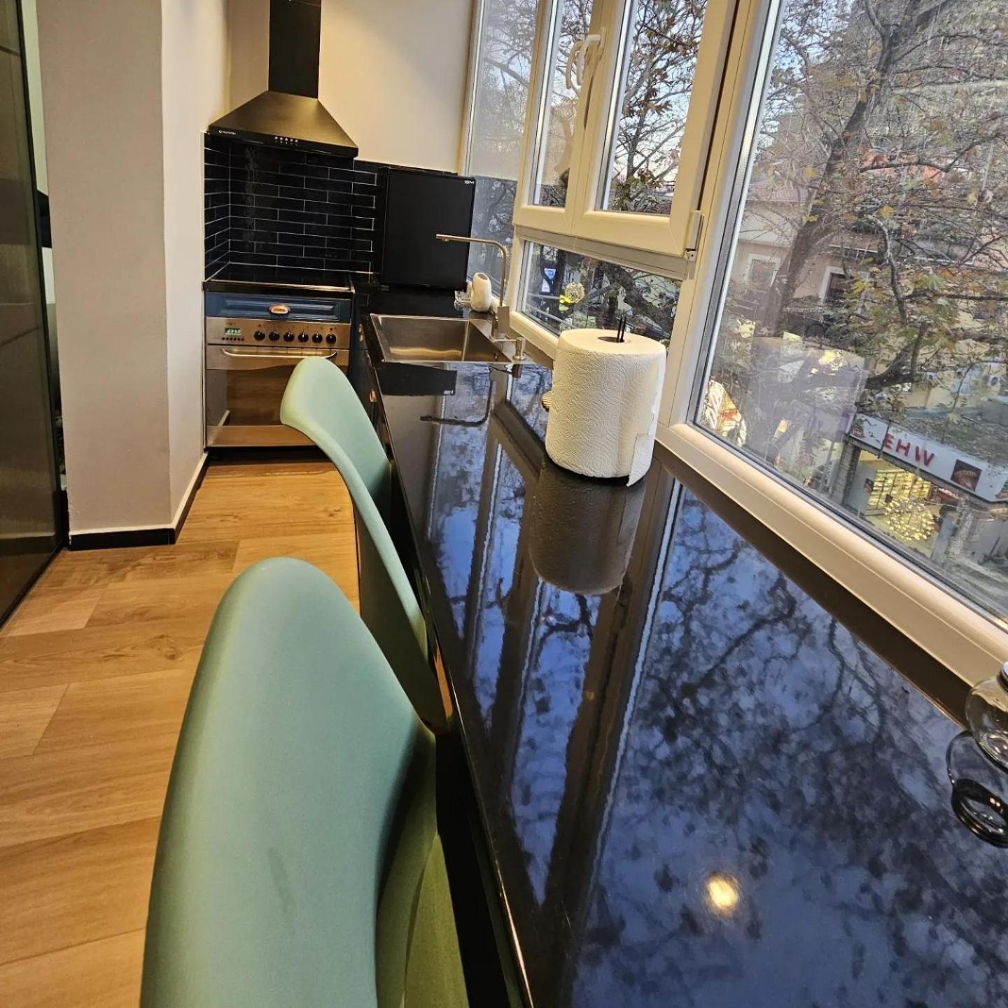 Myslym Shyri Street With Balcony Apartament Tirana